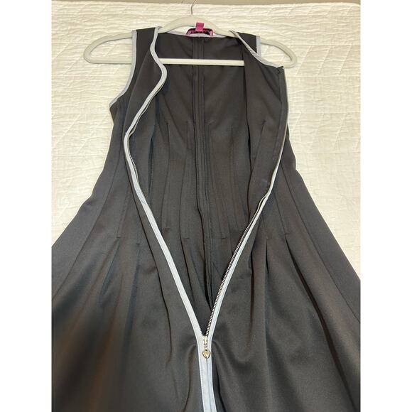Betsey Johnson Women's Tennis Dress Black Zip Front Size 2 White Trim A-Line - Picture 6 of 6